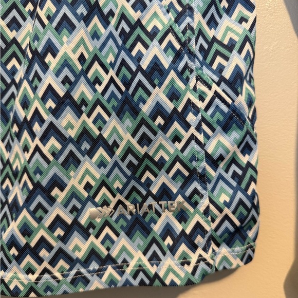 Ariat Ladies Sunstopper 2.0 1/4 Zip Baselayer Shirt Blue Geometric Design XS - Picture 11 of 12